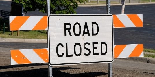 picture of road closed sign