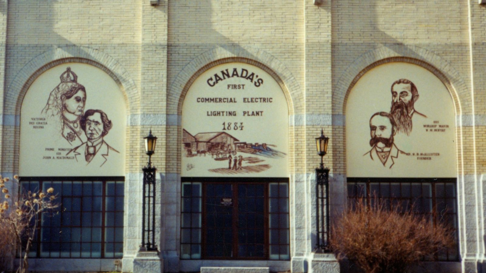 Photo of the Pembroke Hydro mural.